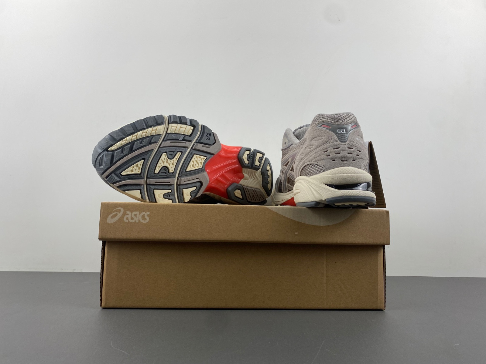 As*ic*s gel-kayano 14 1201a019-023