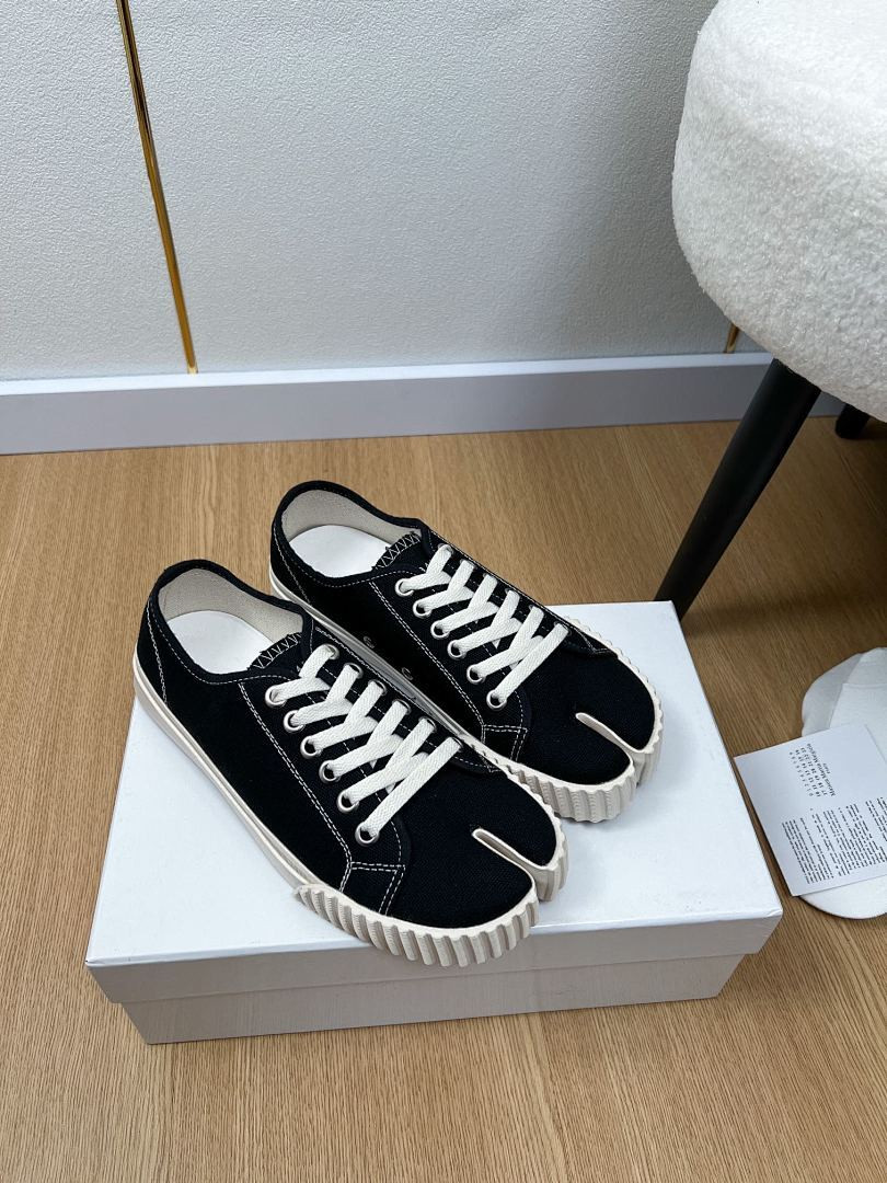Ma1s0n Marg*e1a Sneakers