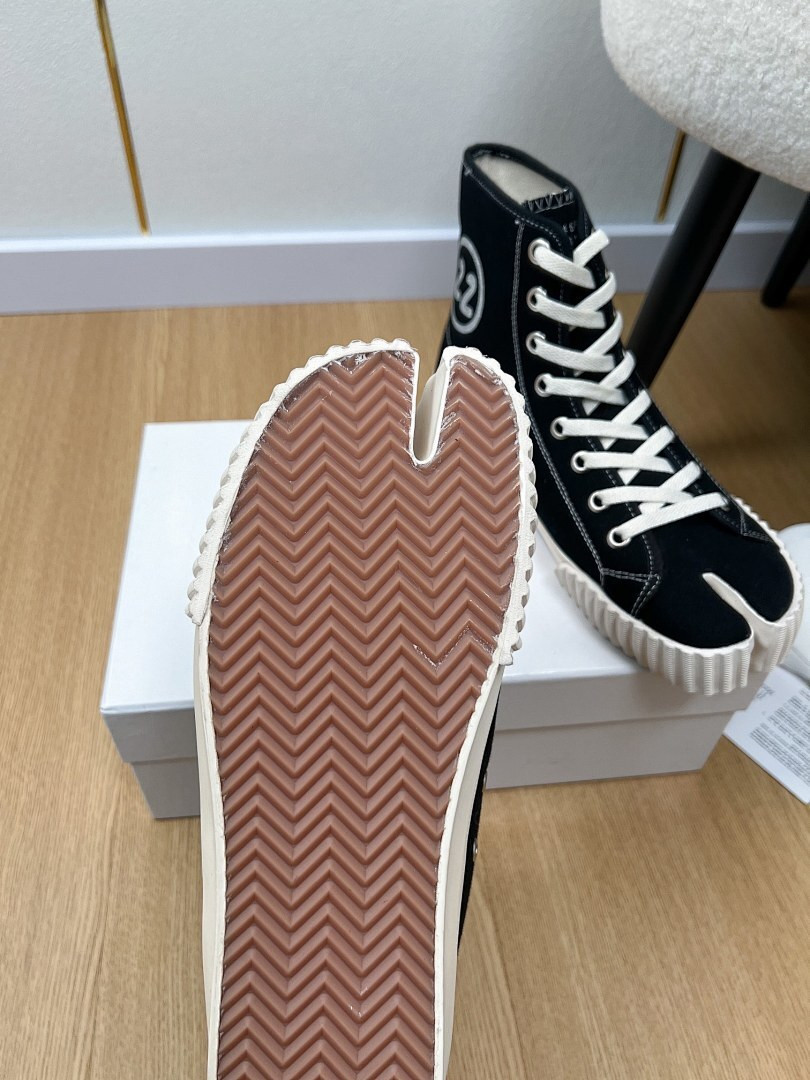 Ma1s0n Marg*e1a Sneakers