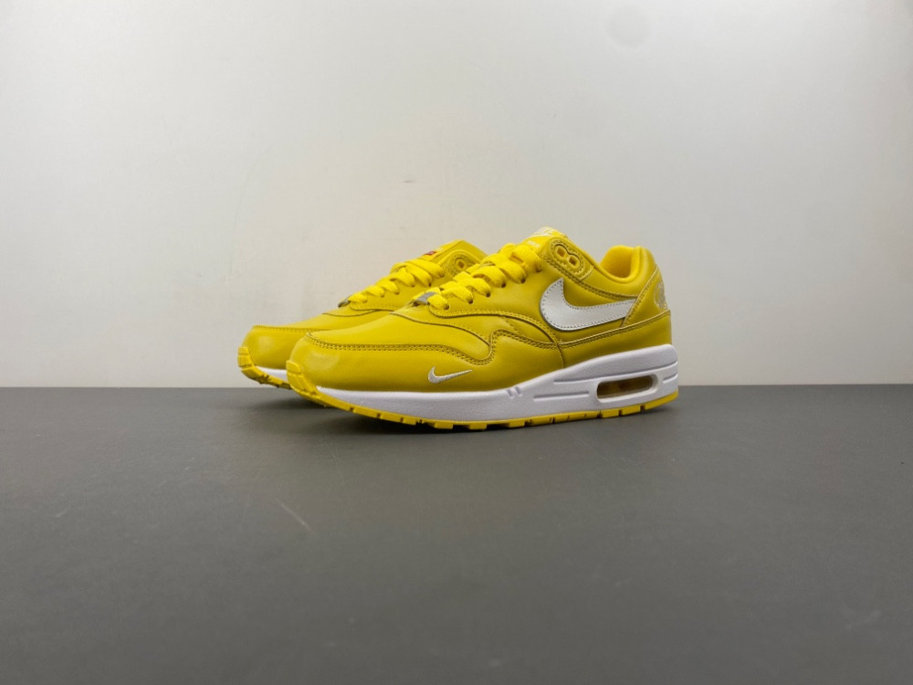 Supreme x Nike Air Max 1 