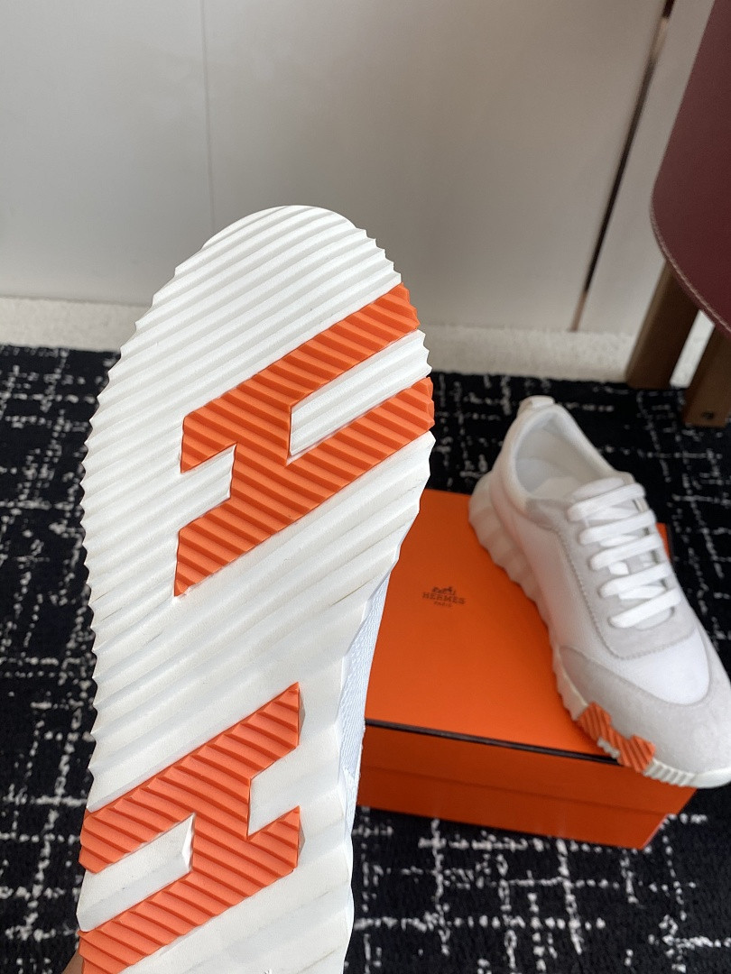 H**me5 SNEAKER
