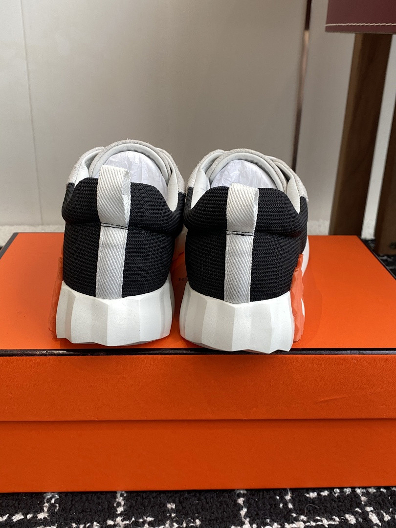 H**me5 SNEAKER