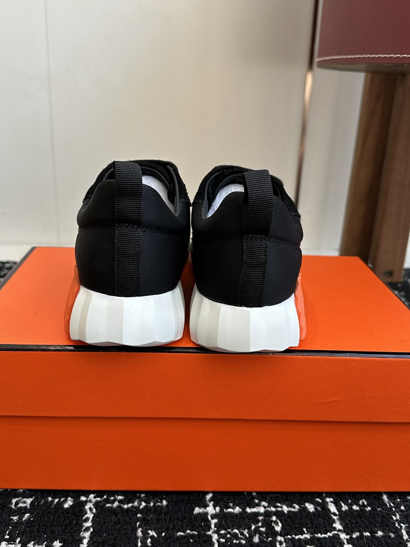 H**me5 SNEAKER