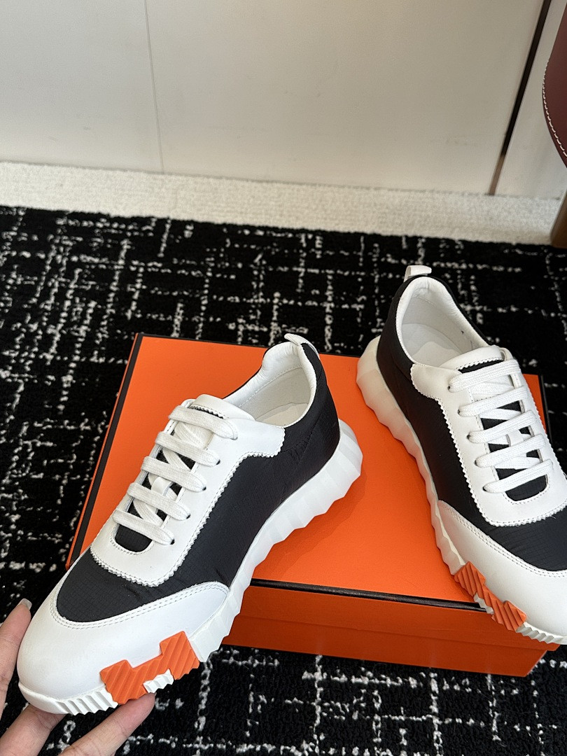 H**me5 SNEAKER
