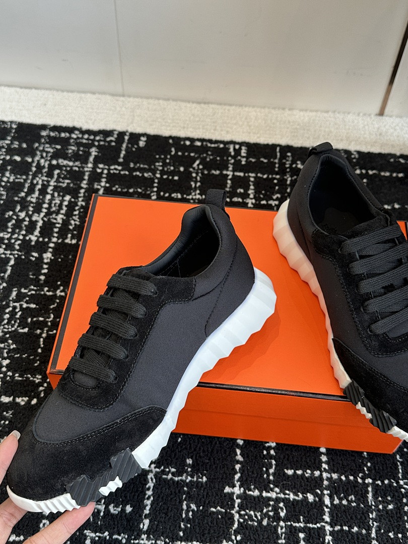 H**me5 SNEAKER