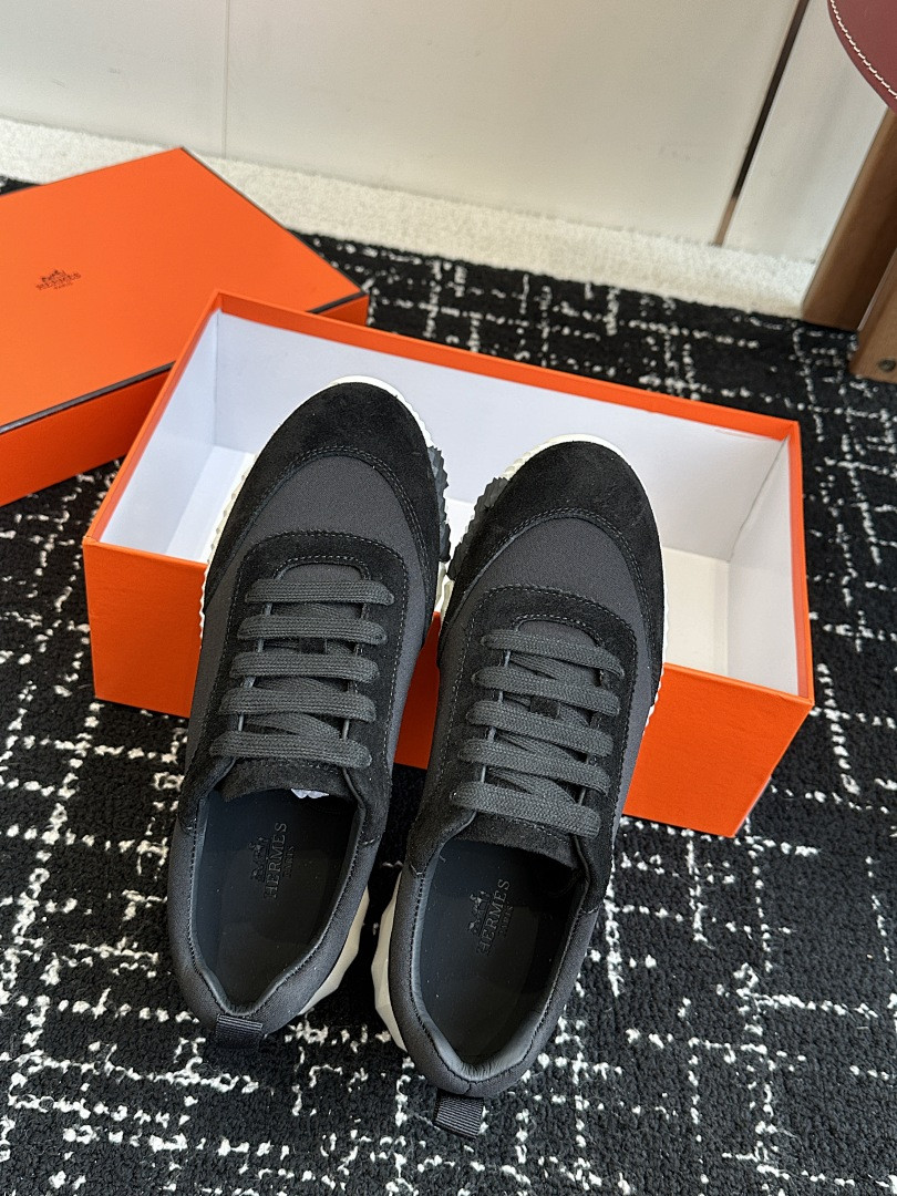 H**me5 SNEAKER