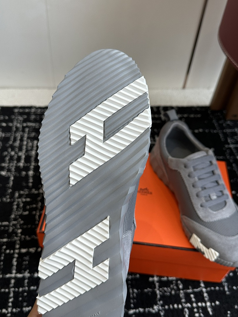 H**me5 SNEAKER