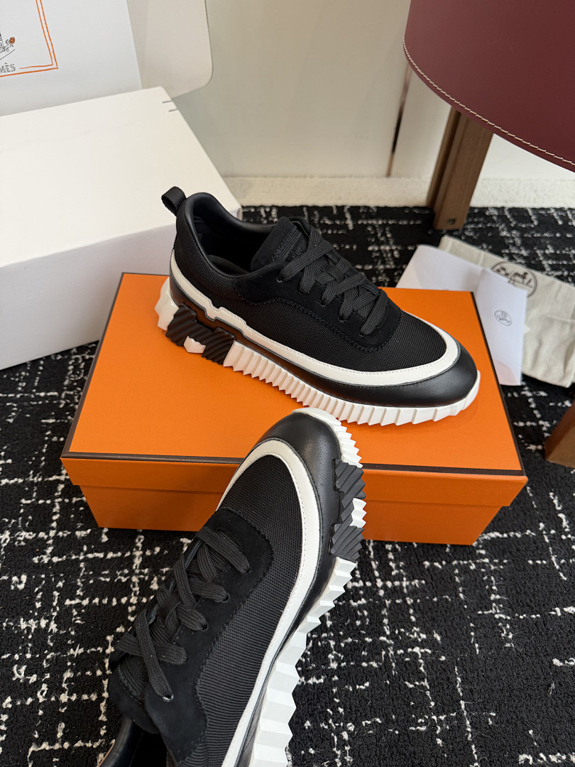 H**me5 SNEAKER