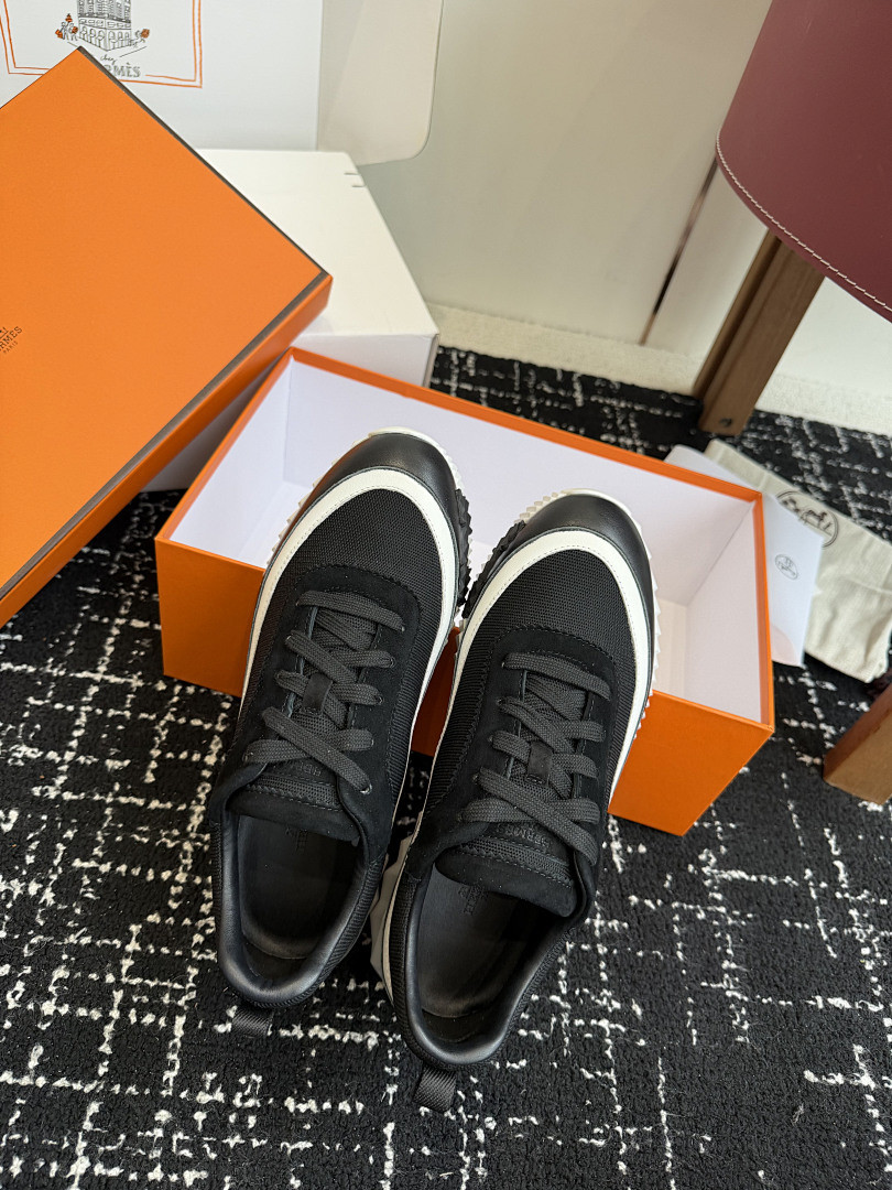 H**me5 SNEAKER