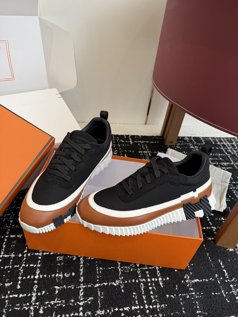 H**me5 SNEAKER