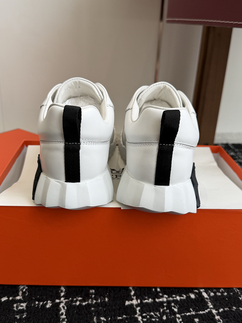H**me5 SNEAKER