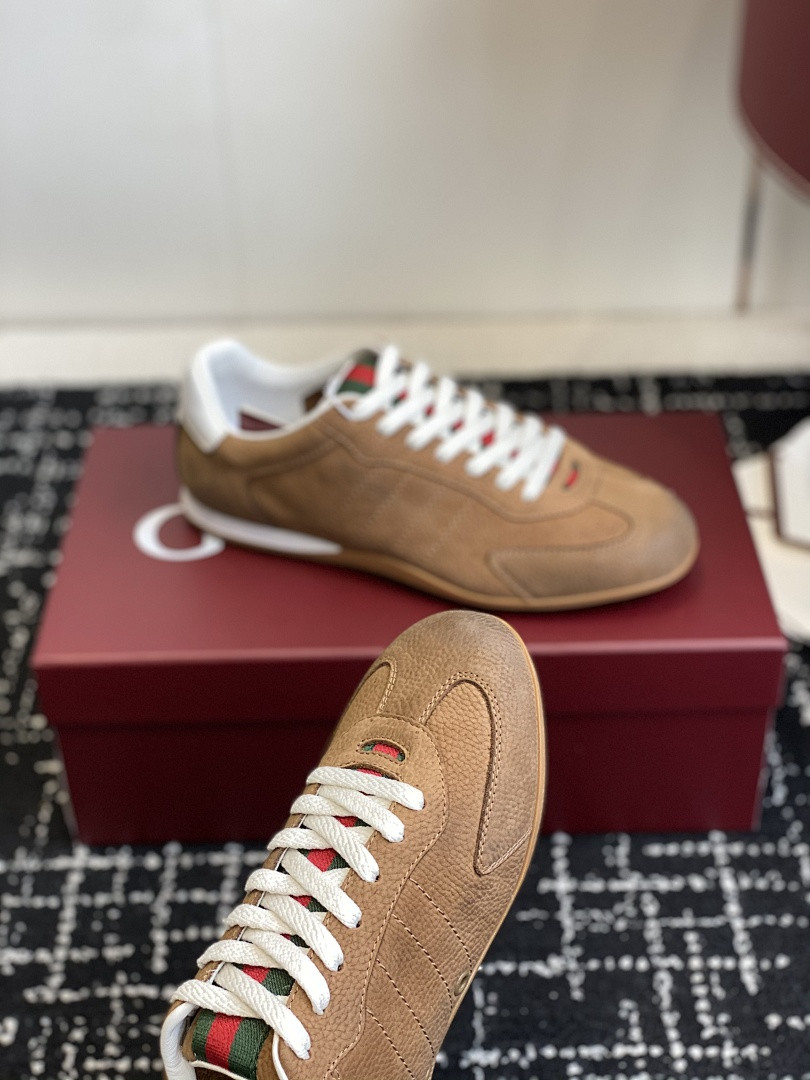 GC Sneakers