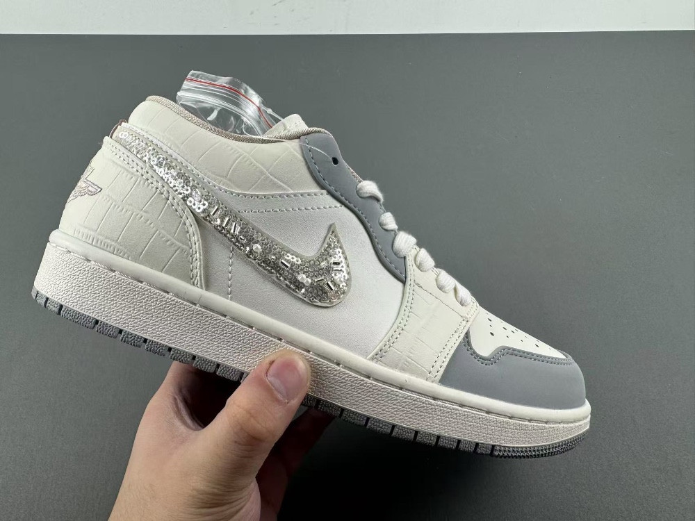Air Jordan 1 Low IH7323-101