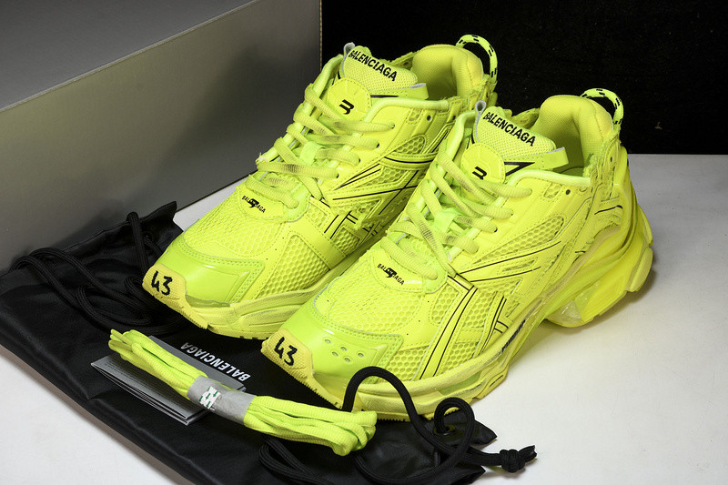 Balenciaga Runner W3RB4 7510
