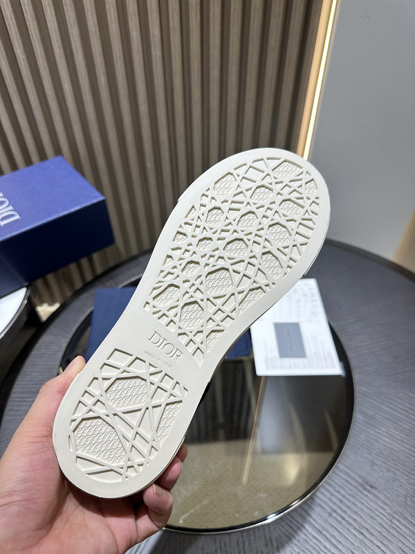 DR B33 Sneaker