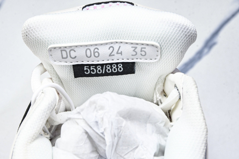 DR B35 Sneaker