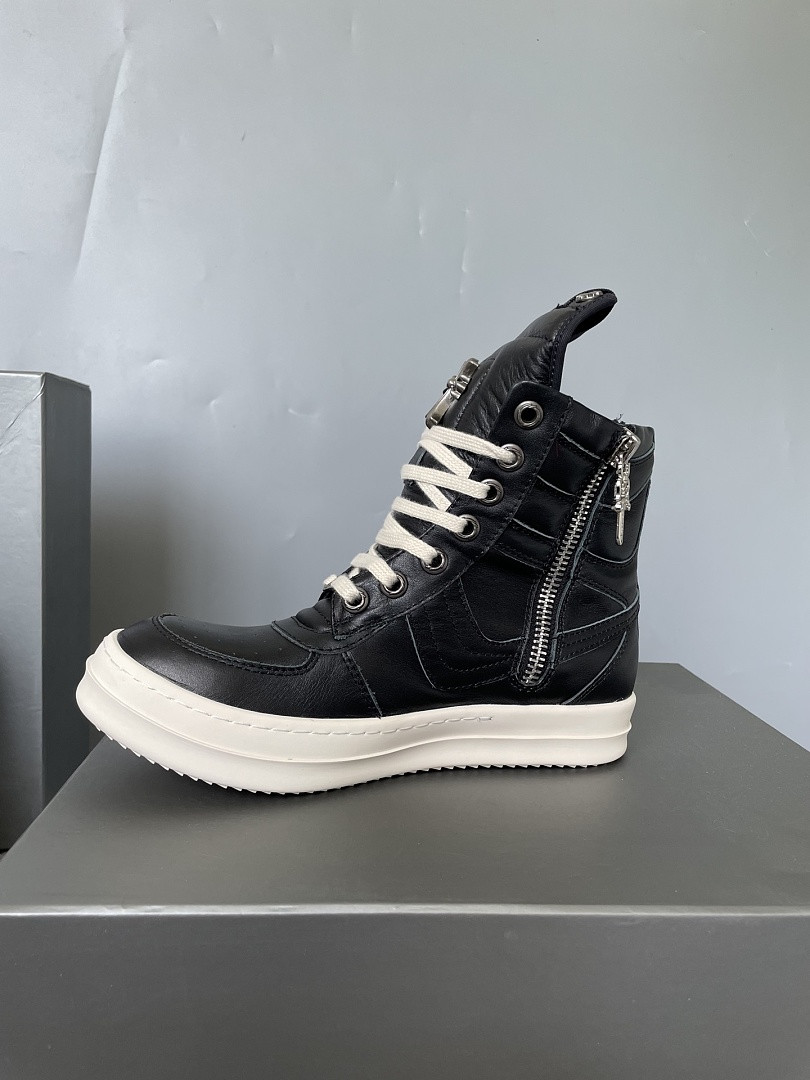 RO Sneakers