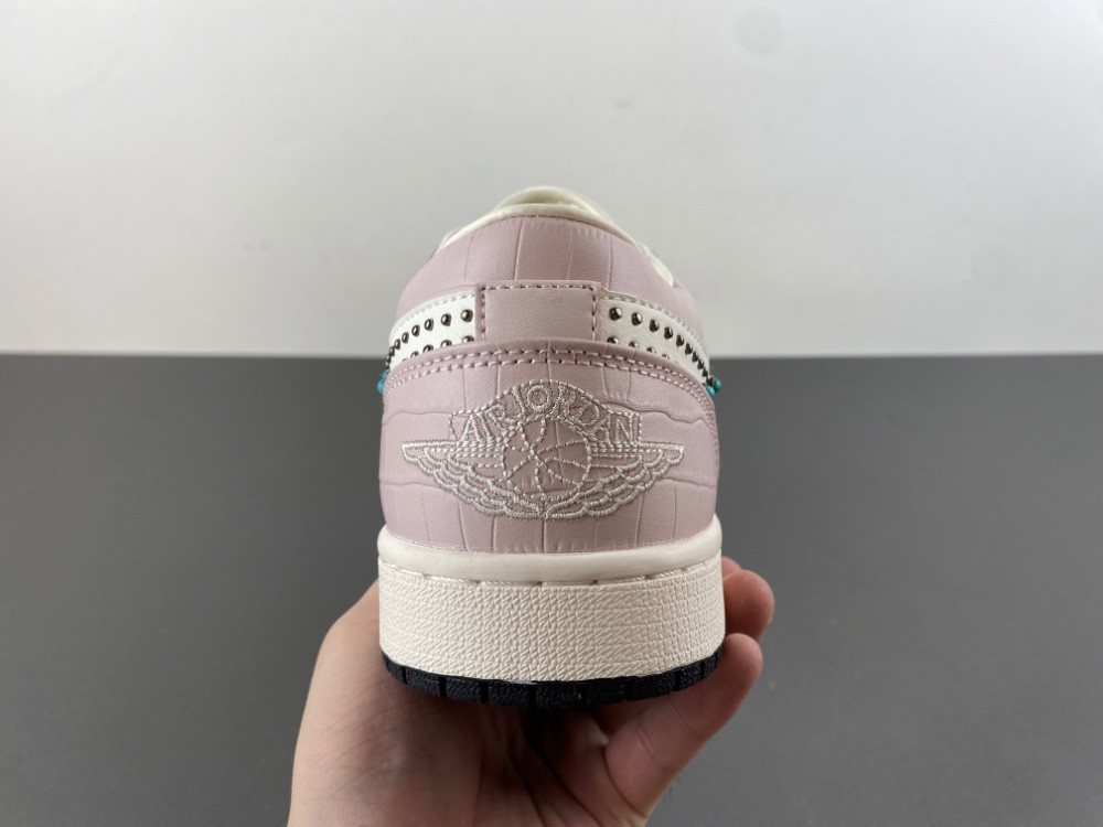 Air Jordan 1 Low IH7319-001