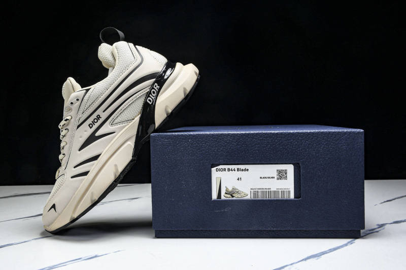 DR B44 Sneaker