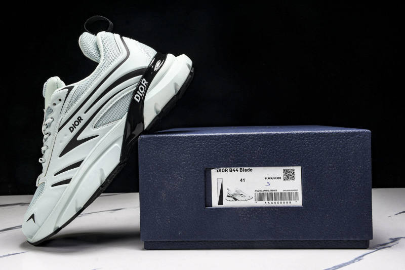 DR B44 Sneaker