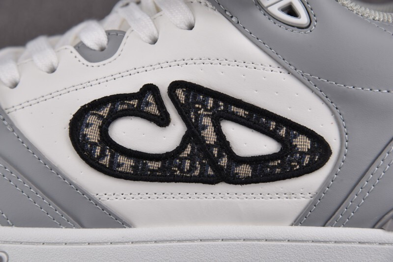 DR B57 Sneaker