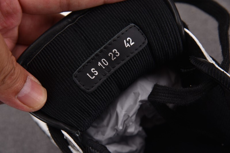 DR B57 Sneaker