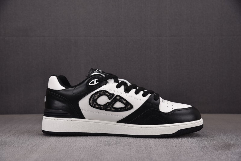 DR B57 Sneaker