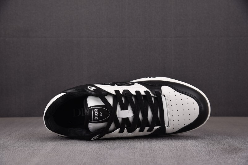 DR B57 Sneaker