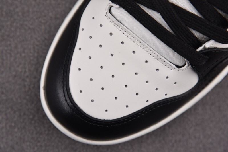 DR B57 Sneaker