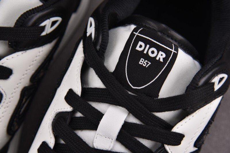 DR B57 Sneaker