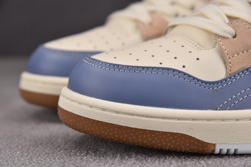 DR B57 Sneaker