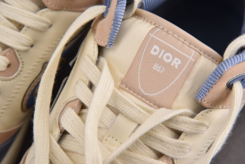 DR B57 Sneaker