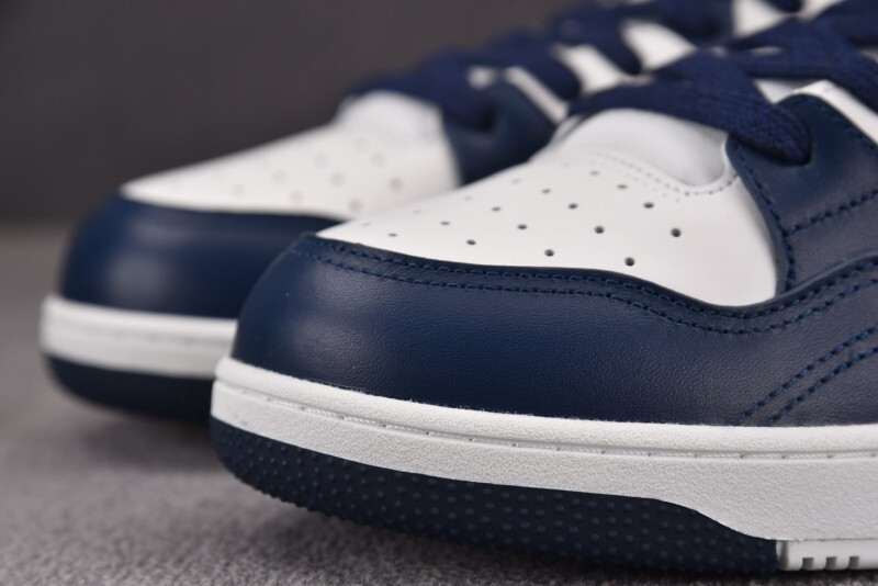 DR B57 Sneaker