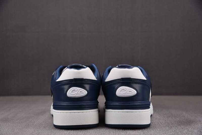 DR B57 Sneaker