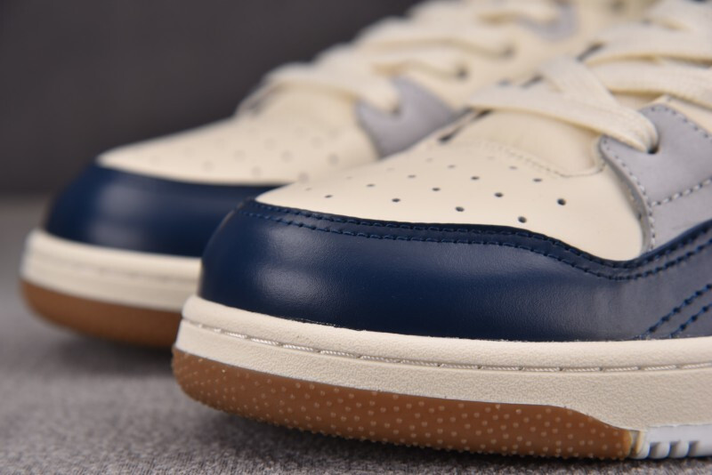 DR B57 Sneaker
