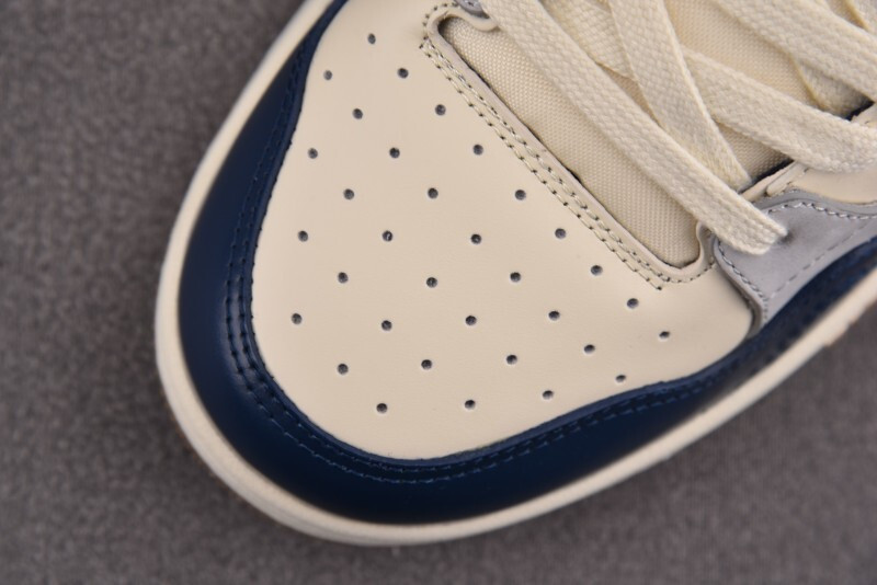 DR B57 Sneaker