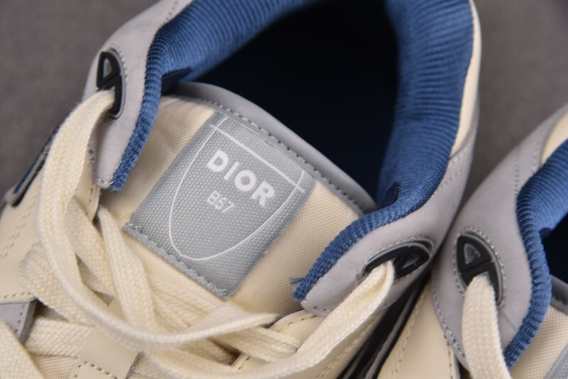 DR B57 Sneaker