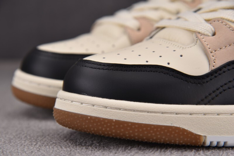 DR B57 Sneaker