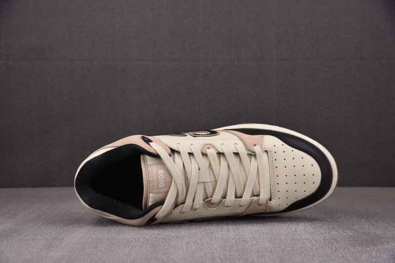 DR B57 Sneaker