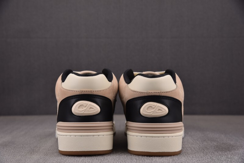 DR B57 Sneaker