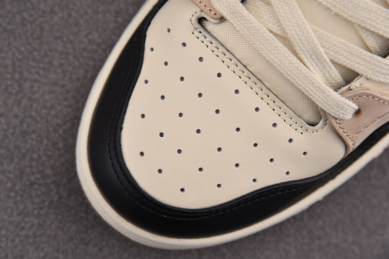 DR B57 Sneaker