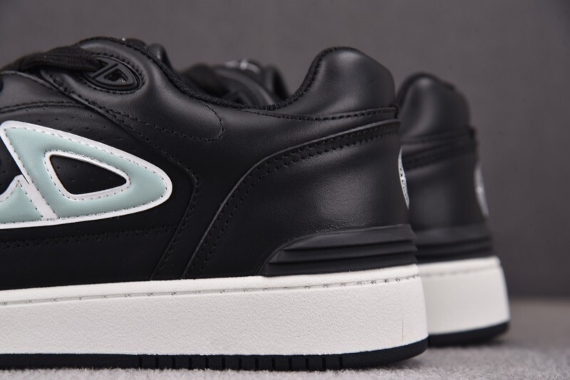 DR B57 Sneaker