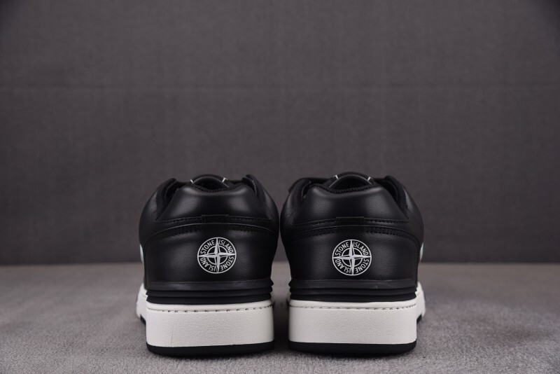 DR B57 Sneaker