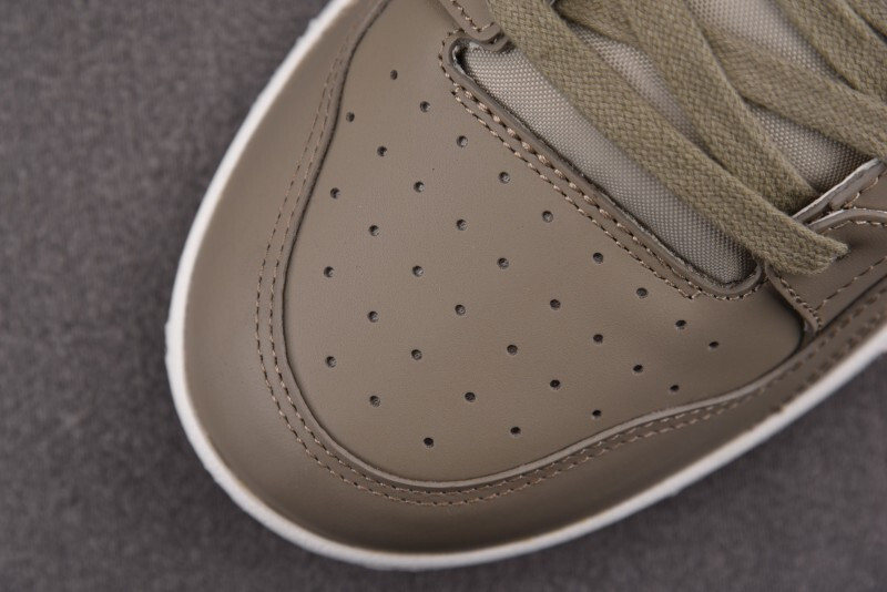 DR B57 Sneaker