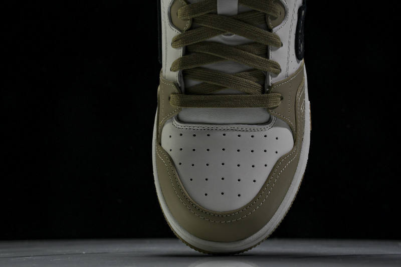 DR B57 Sneaker