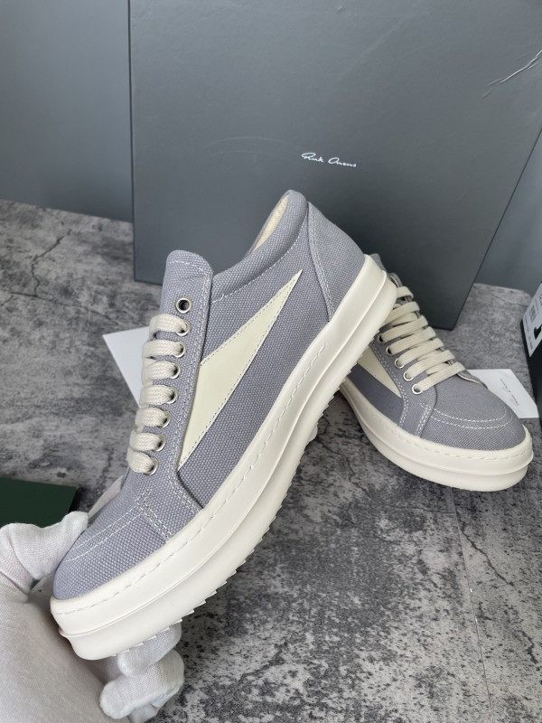 RO Sneakers