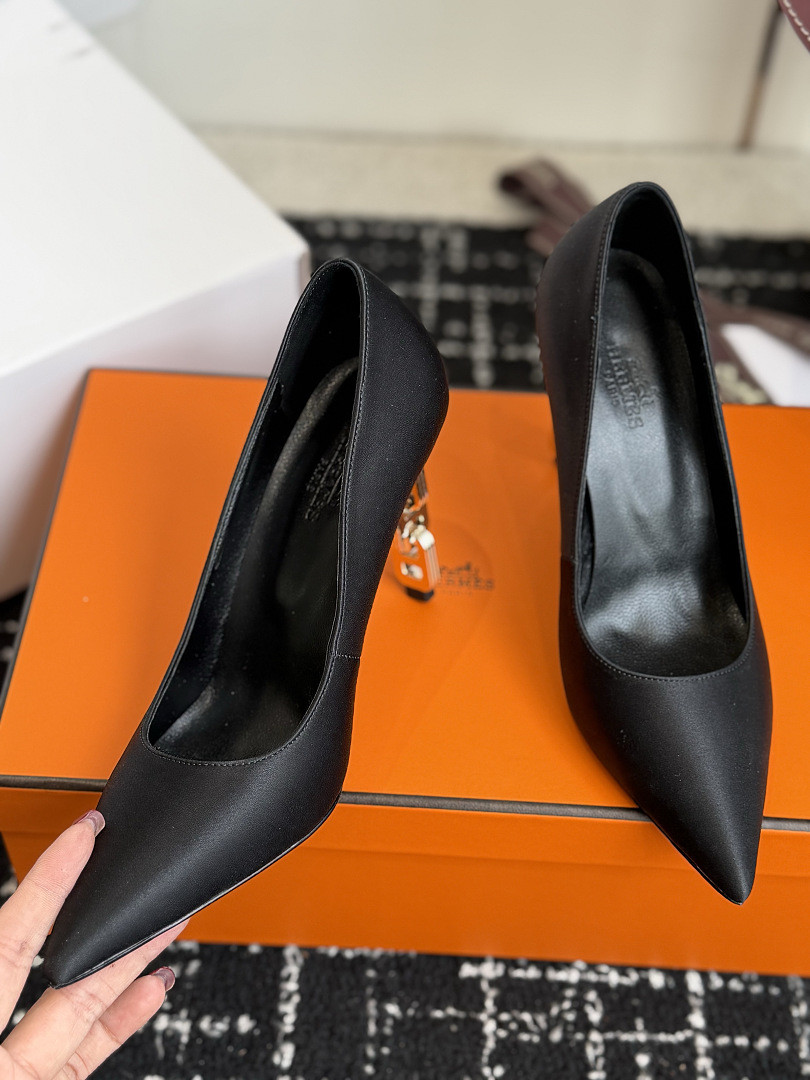 H**me5 HIGH HEELS