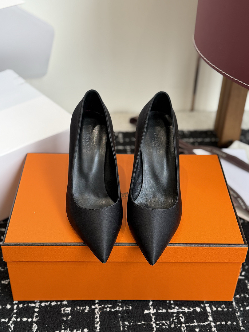 H**me5 HIGH HEELS