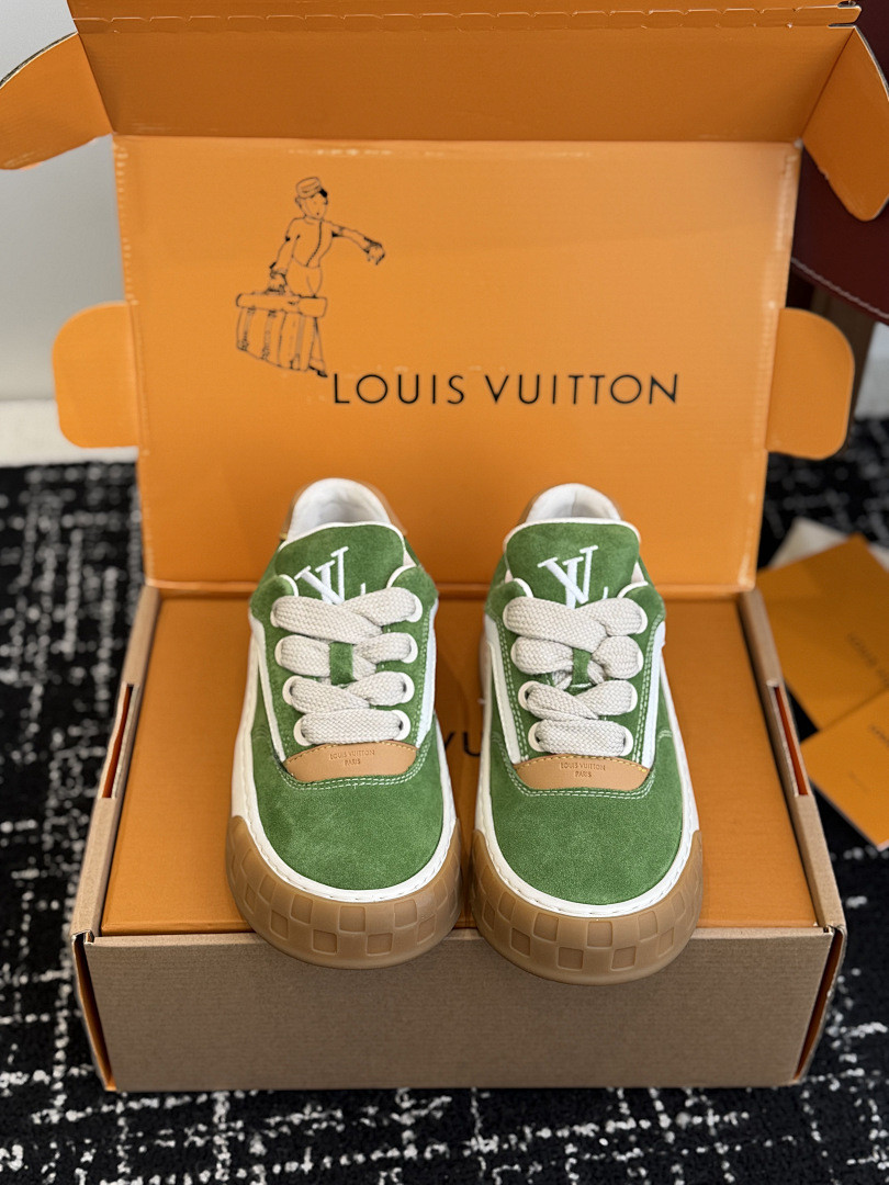 L*V TILTED Sneaker
