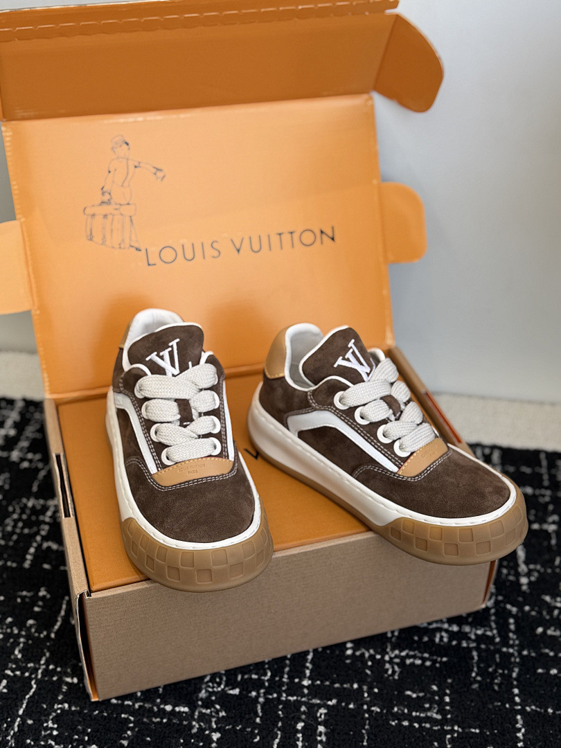 L*V TILTED Sneaker